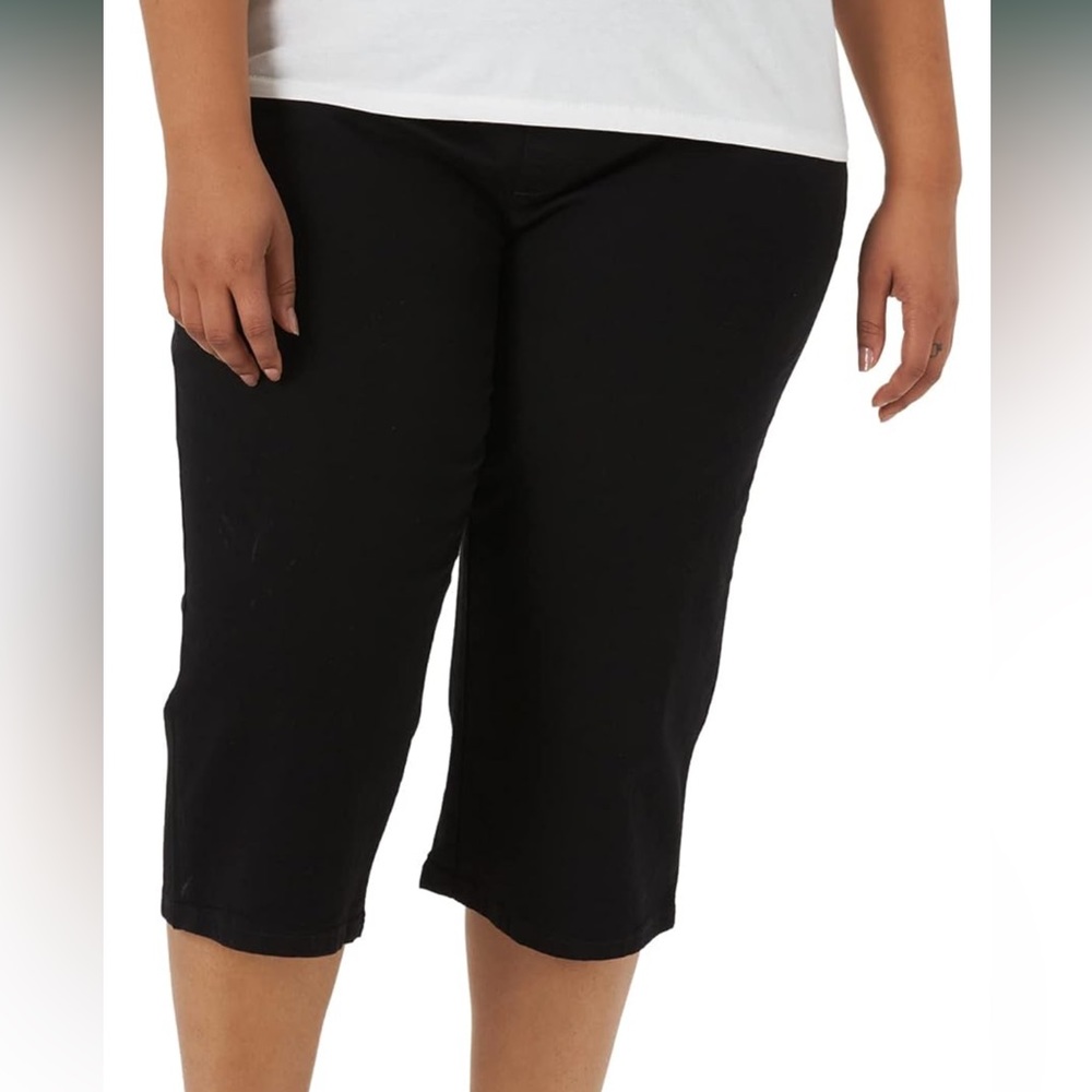 Chic Black Capris for Women